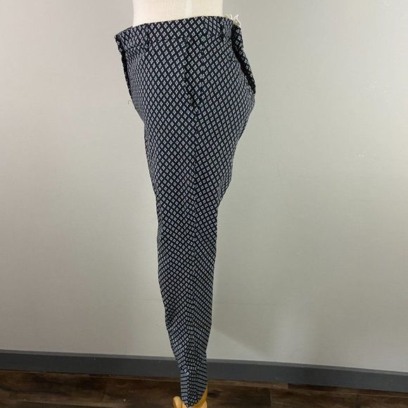 CAROLINA BELLE Blue & Green Geometric Print Cropped Trousers - Picture 4 of 10